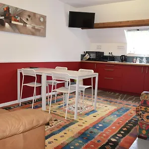 Ou Appartement, La Pointe, Saint Coulitz, France
